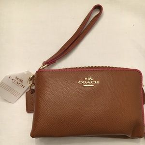 NWT Coach Lg 2 Section Wristlet-Pink